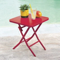 Table D'appoint De Jardin Carrée Greensboro Groseille