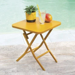 Table D'appoint De Jardin Carrée Greensboro Ocre