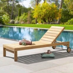 Lit De Piscine Majesto